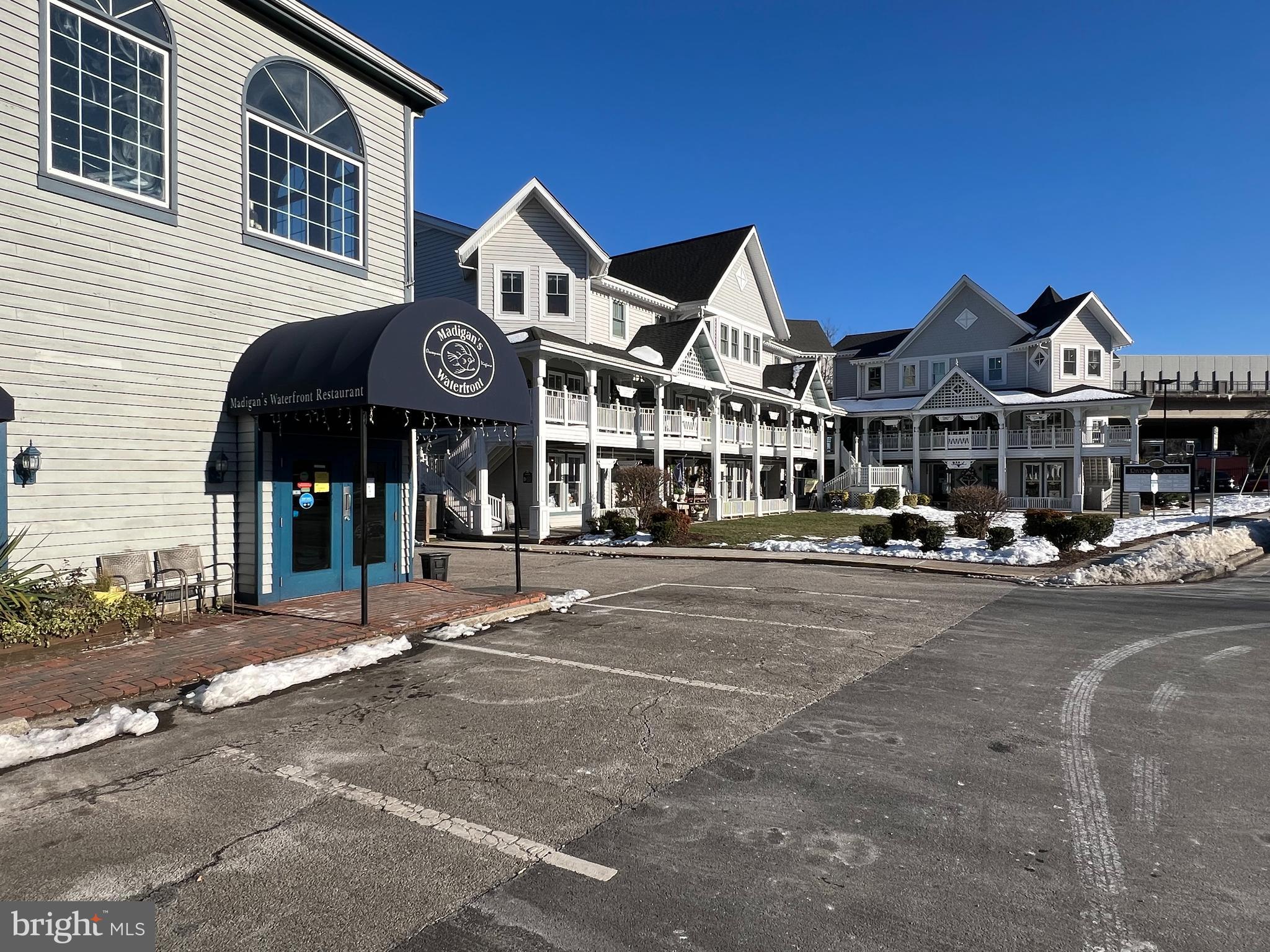 HOLLOWS - Residential