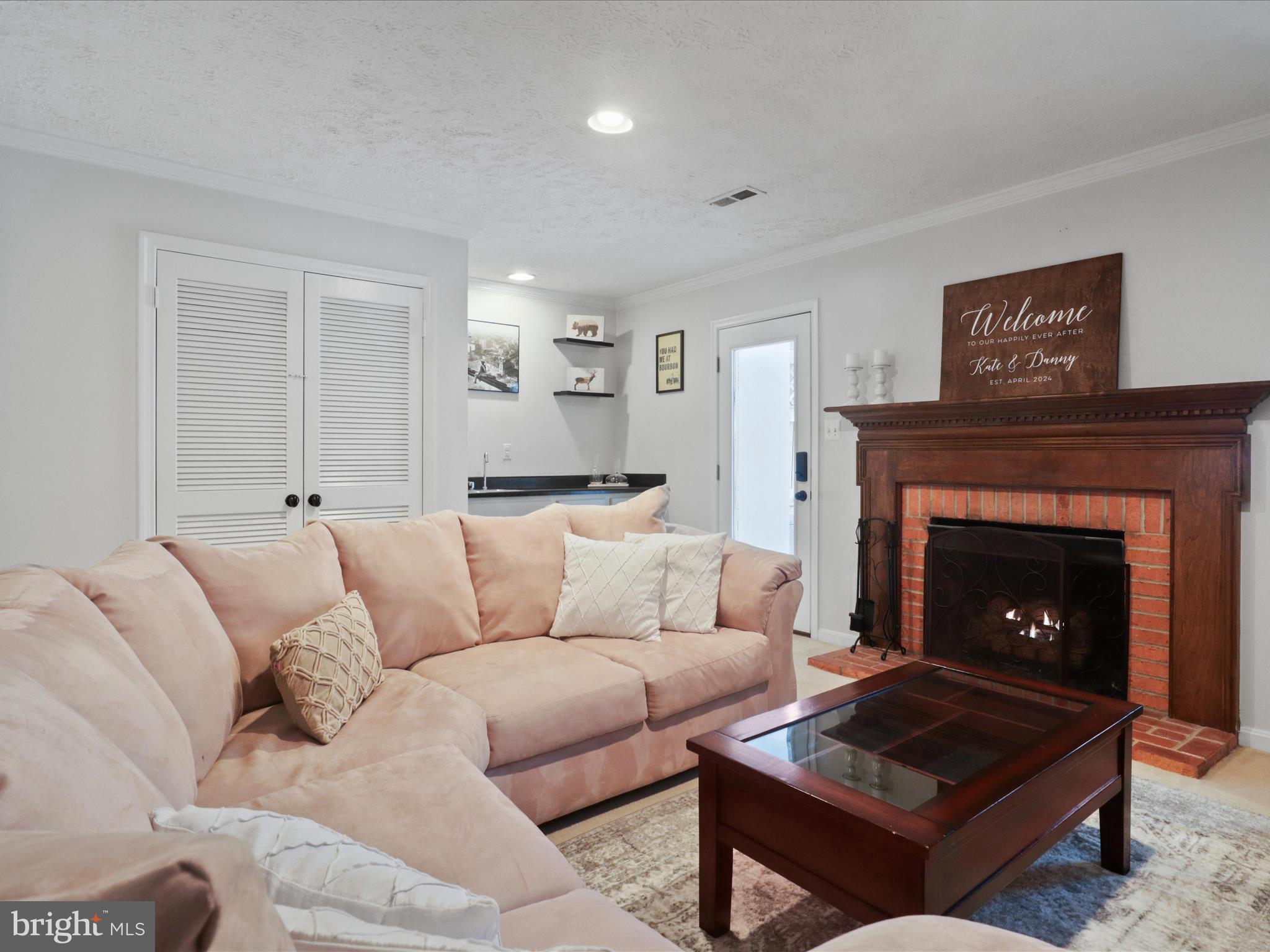 HOLLOWS - Residential