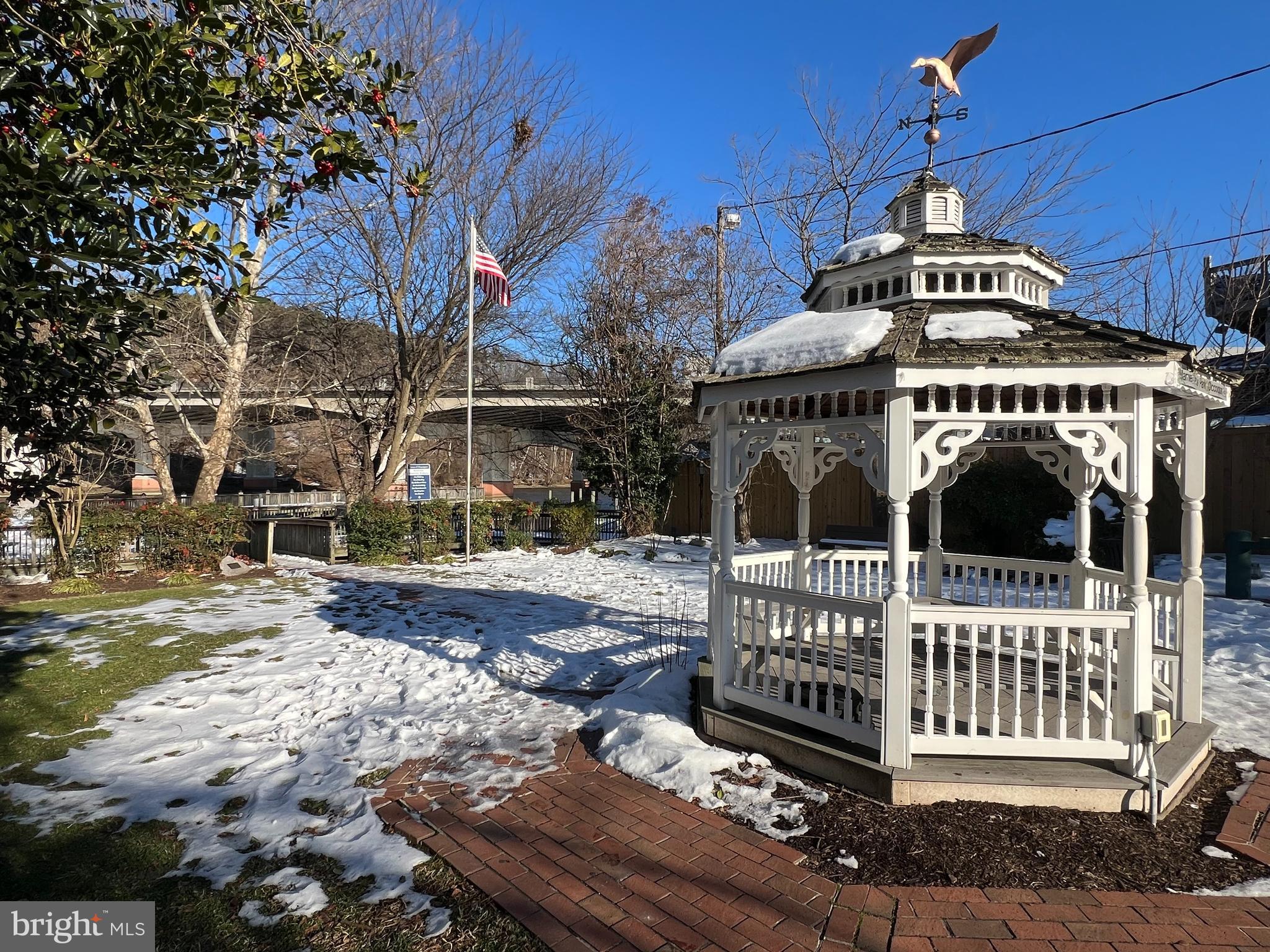 HOLLOWS - Residential