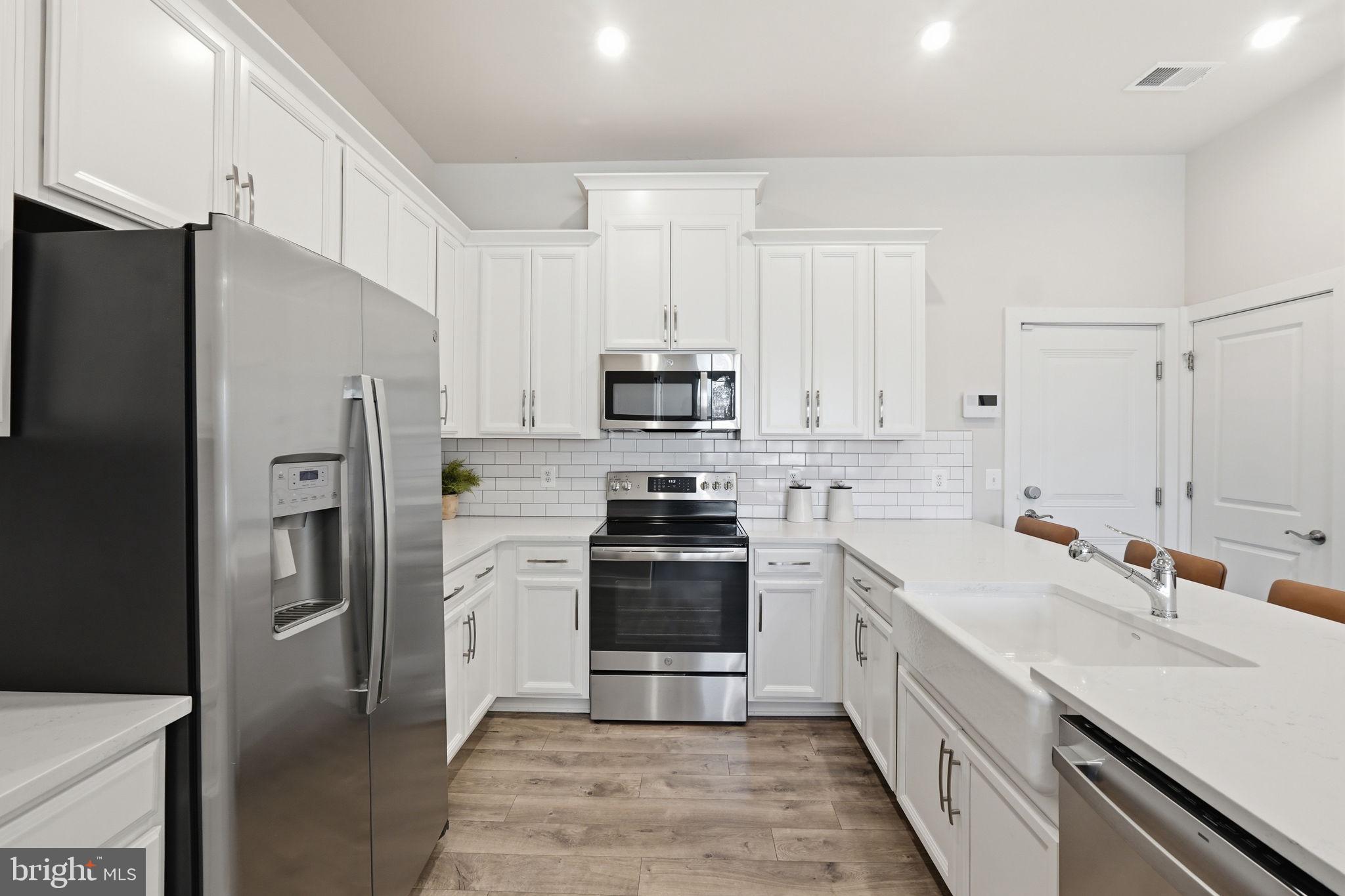 WESTSIDE AT SHADY GROVE METRO - Residential