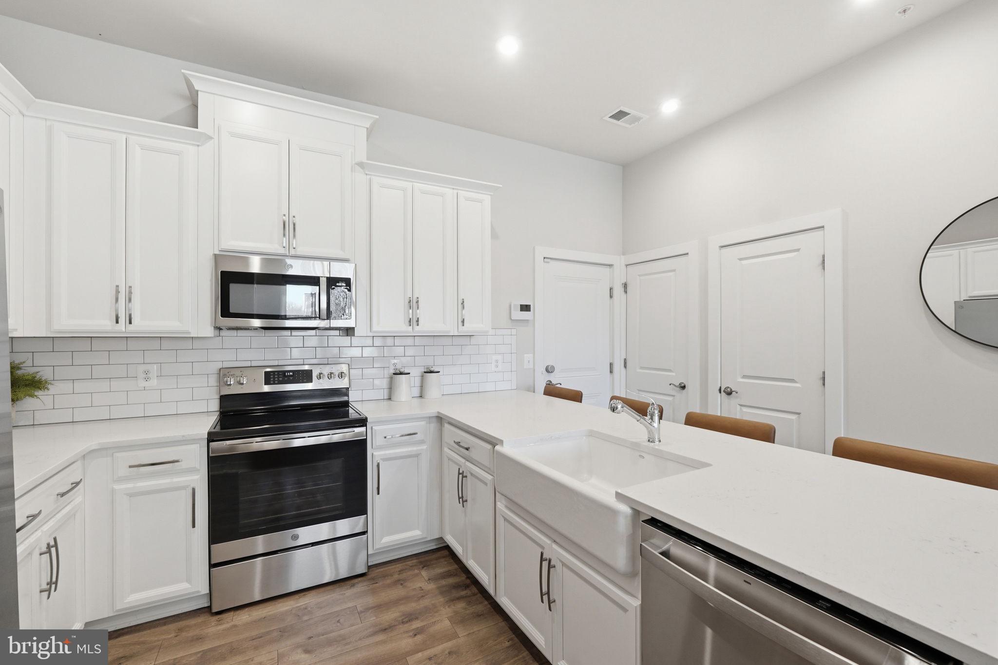 WESTSIDE AT SHADY GROVE METRO - Residential