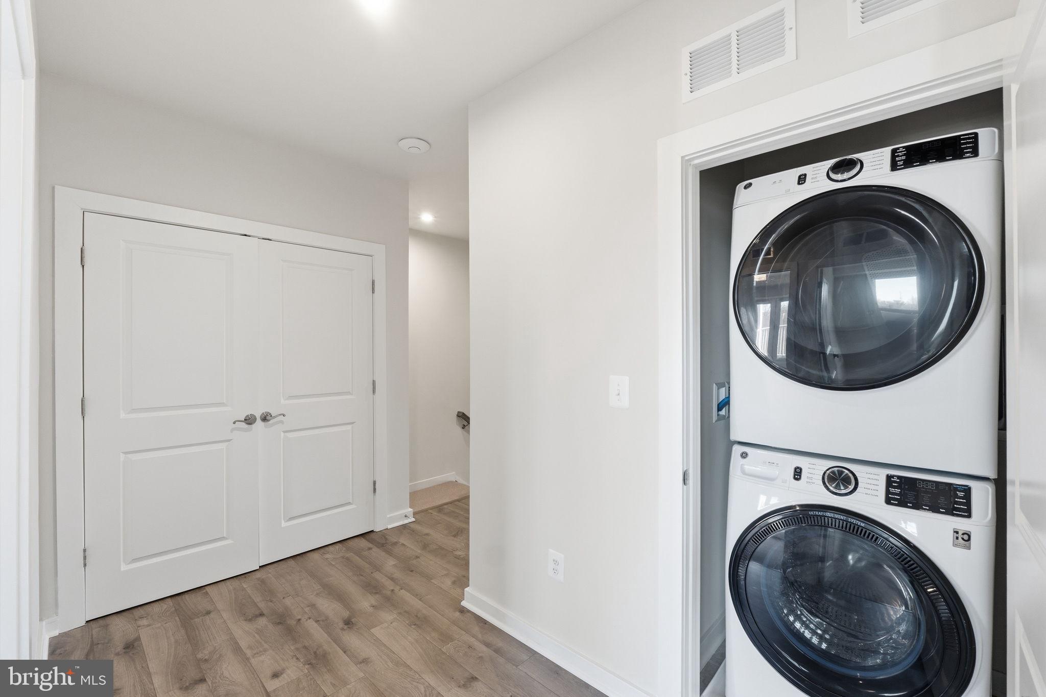 WESTSIDE AT SHADY GROVE METRO - Residential