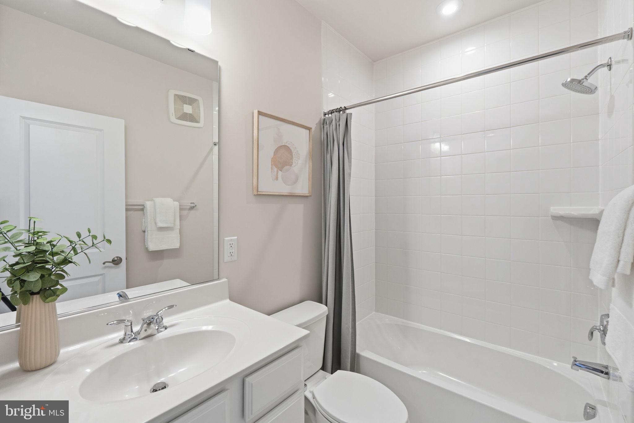 WESTSIDE AT SHADY GROVE METRO - Residential