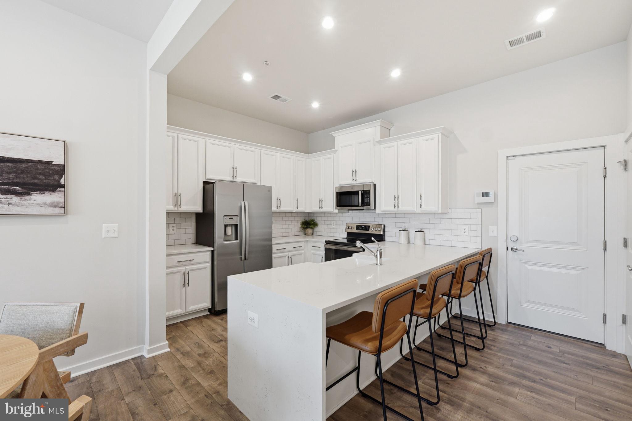 WESTSIDE AT SHADY GROVE METRO - Residential
