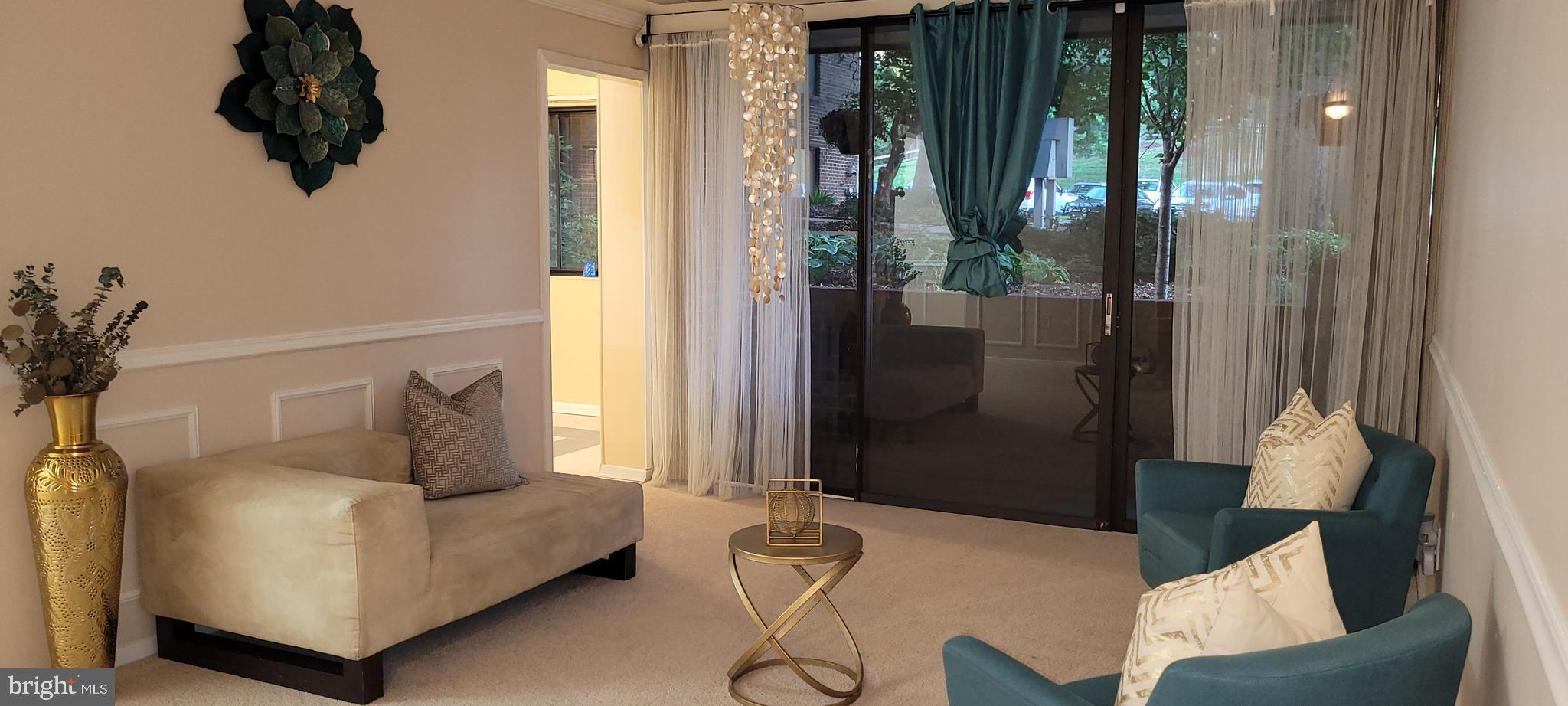 LONG REACH HOUSE CONDOMINIUMS - Residential