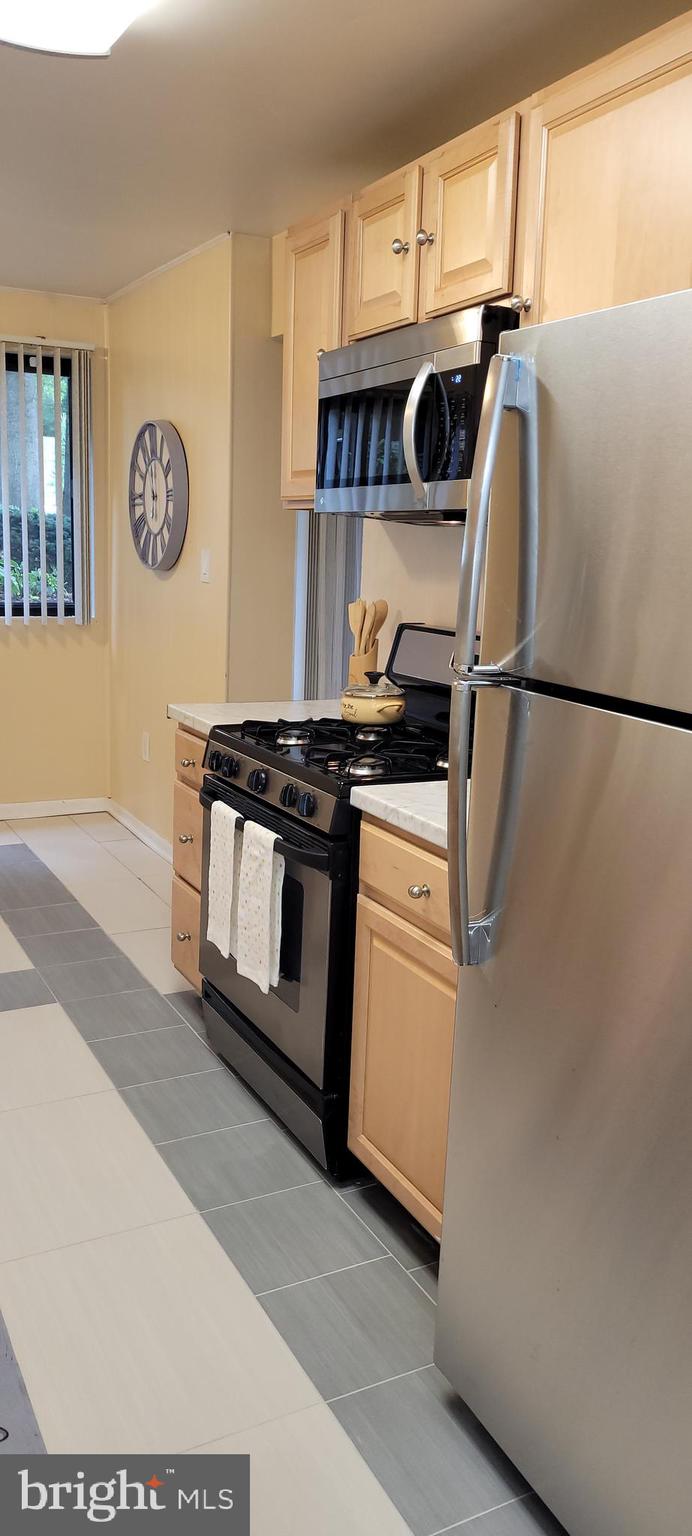 LONG REACH HOUSE CONDOMINIUMS - Residential