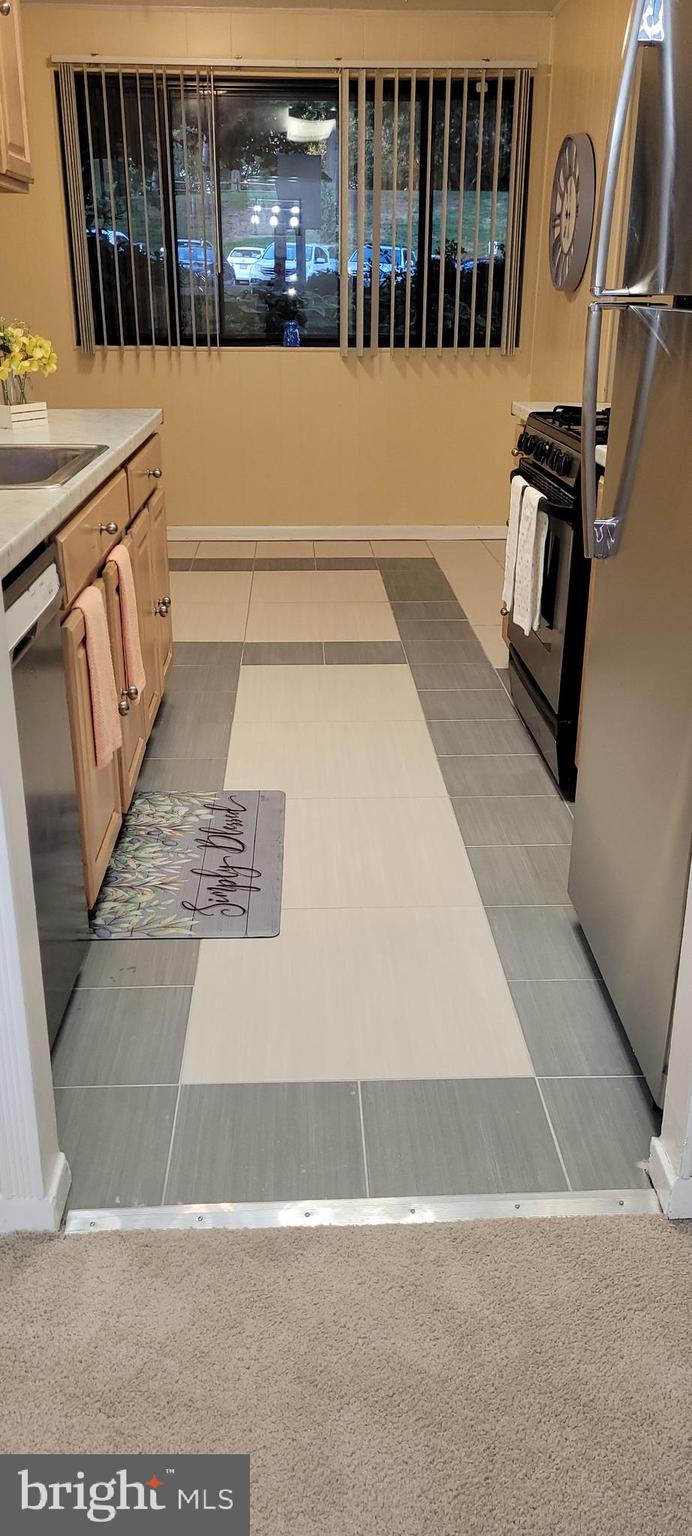 LONG REACH HOUSE CONDOMINIUMS - Residential