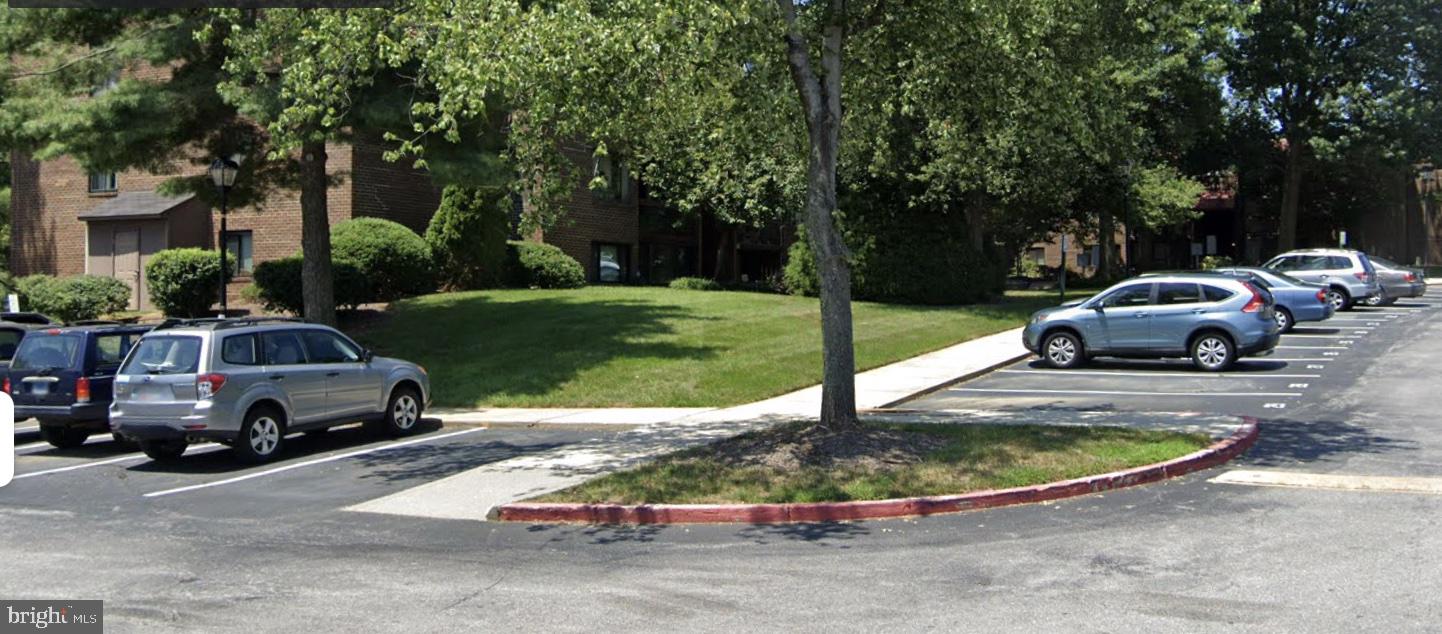 LONG REACH HOUSE CONDOMINIUMS - Residential