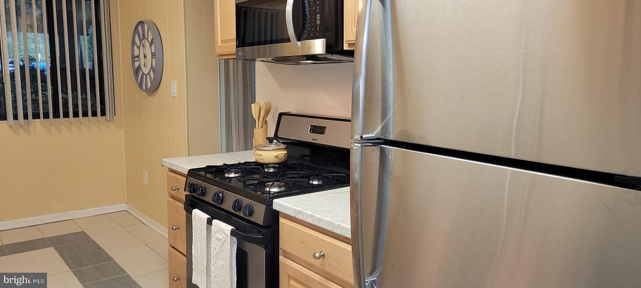 LONG REACH HOUSE CONDOMINIUMS - Residential