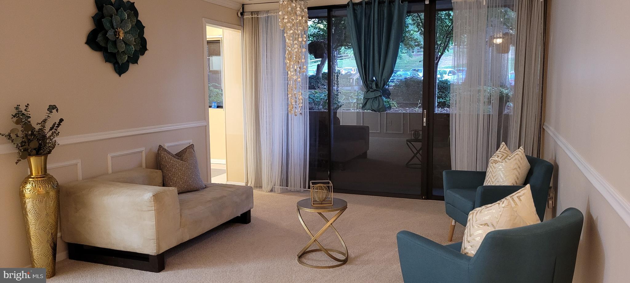 LONG REACH HOUSE CONDOMINIUMS - Residential