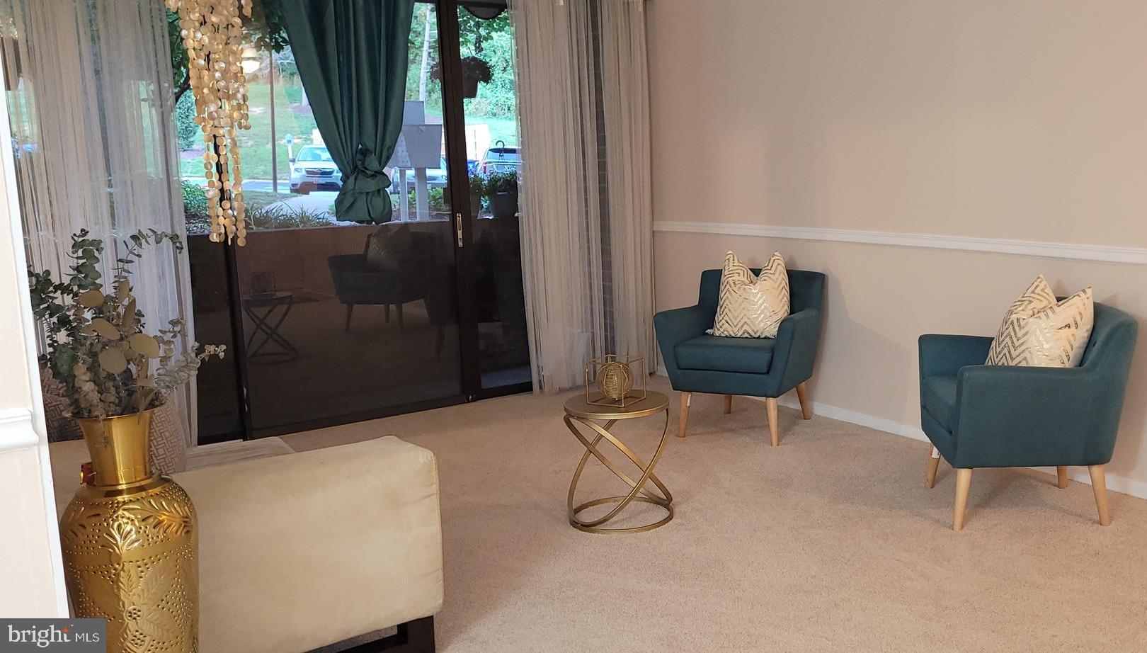 LONG REACH HOUSE CONDOMINIUMS - Residential