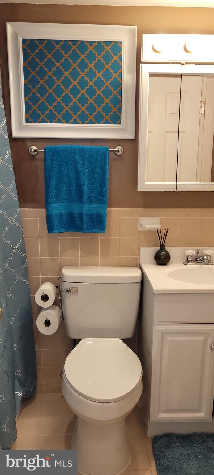 LONG REACH HOUSE CONDOMINIUMS - Residential