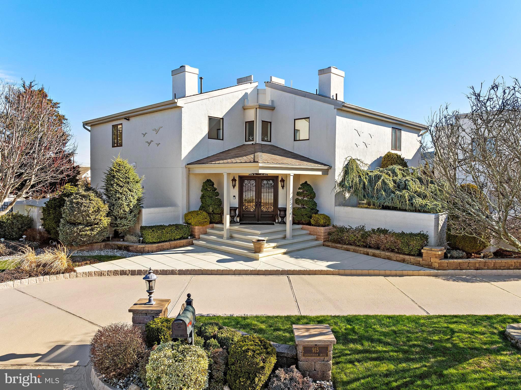 915 SHENANDOAH DRIVE