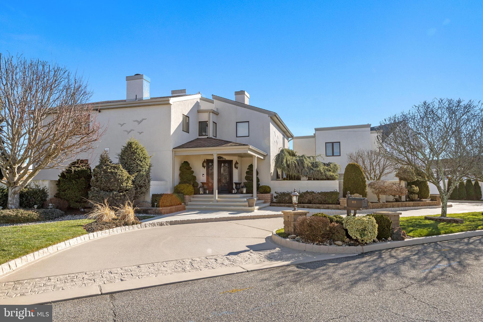 915 SHENANDOAH DRIVE