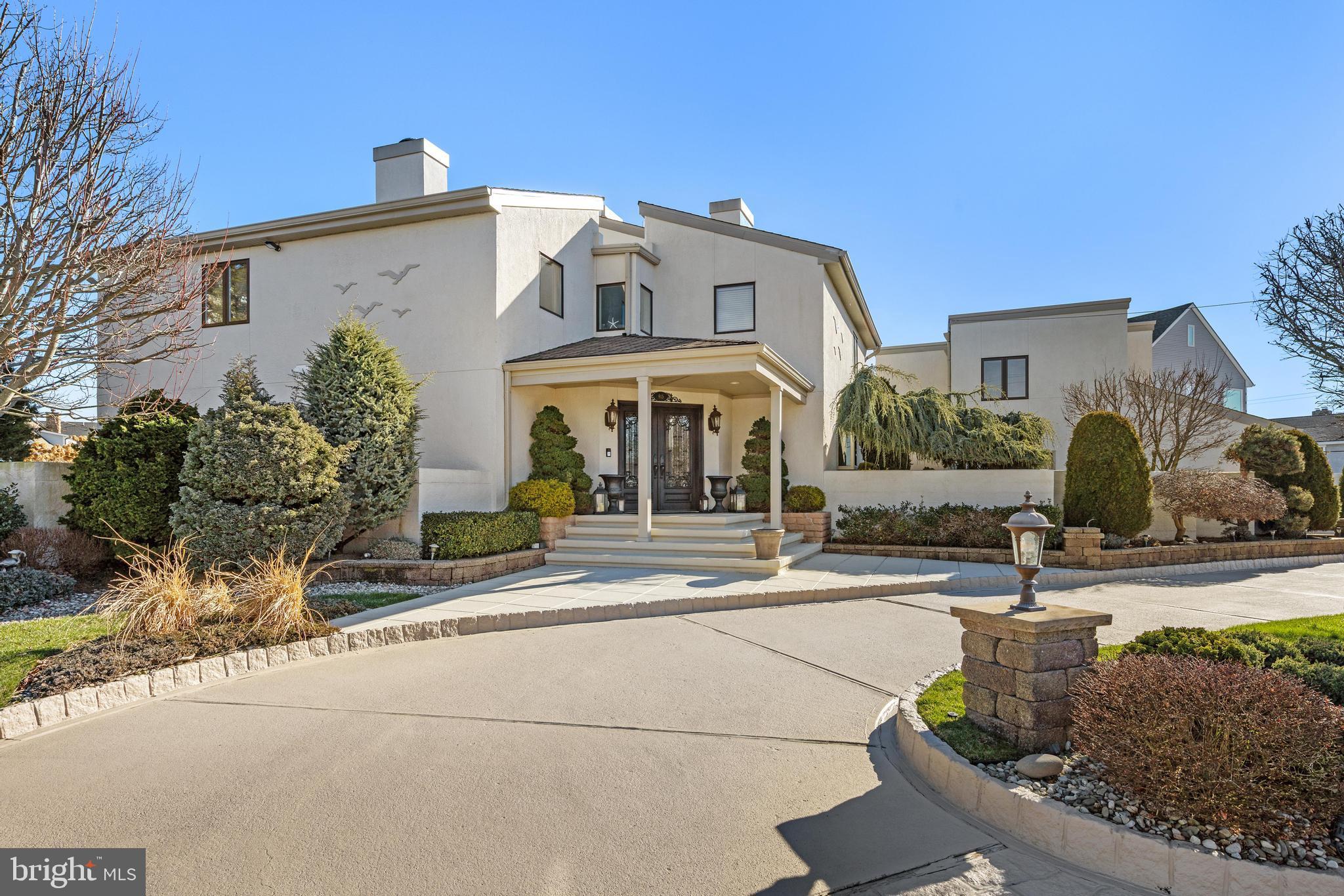 915 SHENANDOAH DRIVE