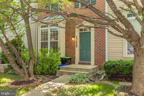Townhouse For Sale - 13225 Lake Geneva Way<br/> GAITHERSBURG, MD 20878