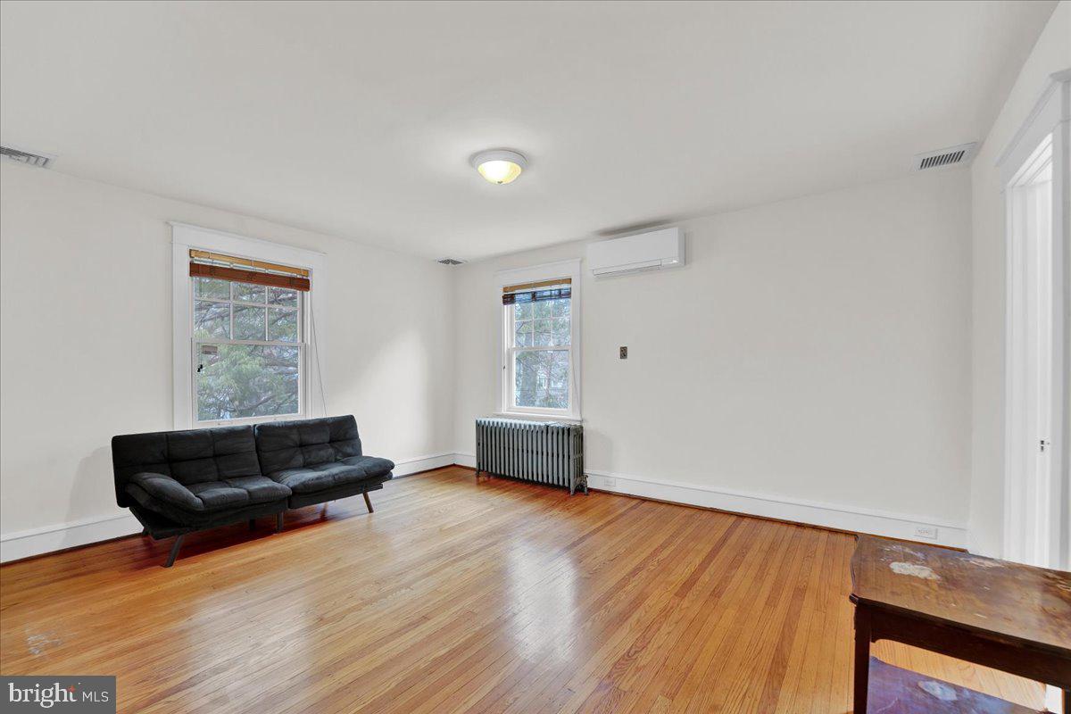 OLD WYNCOTE - Residential