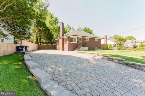 Photo of 3269 Annandale Road, FALLS CHURCH, VA 22042 (MLS # VAFX2321102)