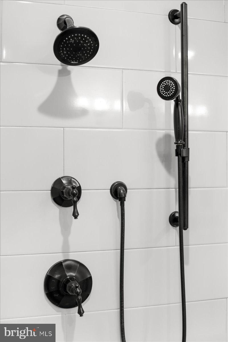 FENTONS CORNER - Residential