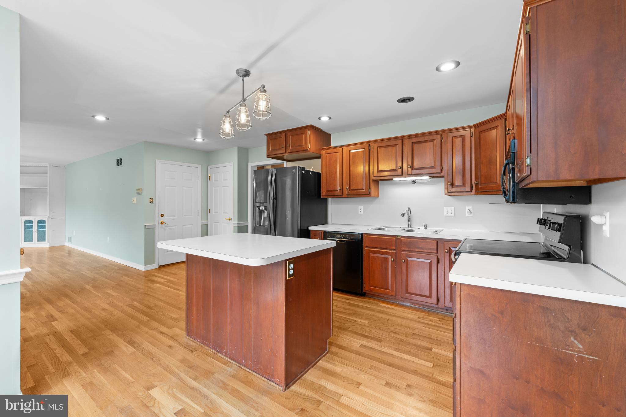 FARMINGTON HILLS - Residential