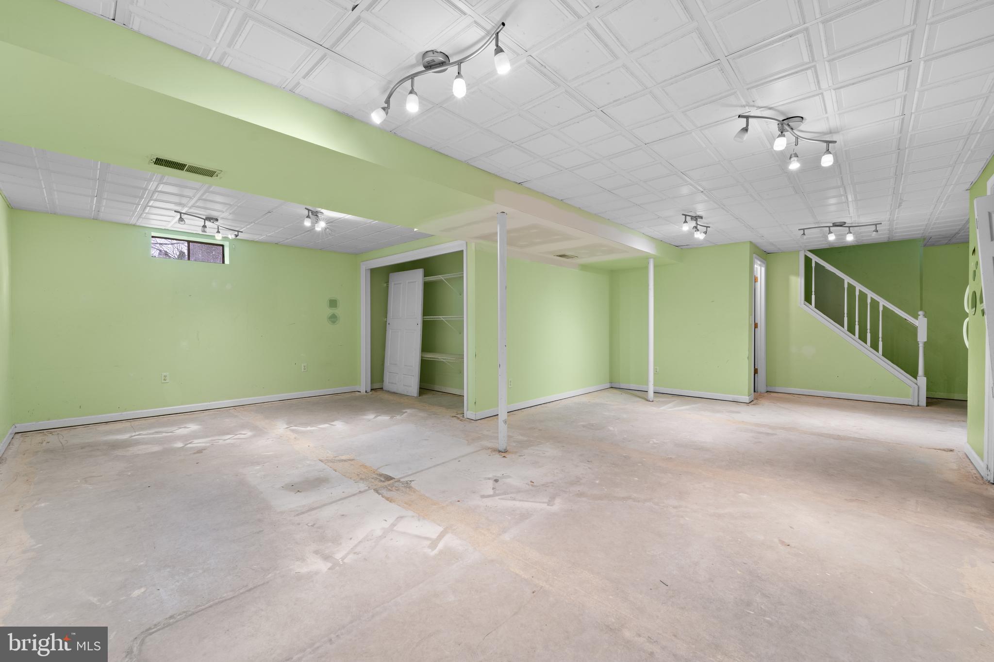 FARMINGTON HILLS - Residential