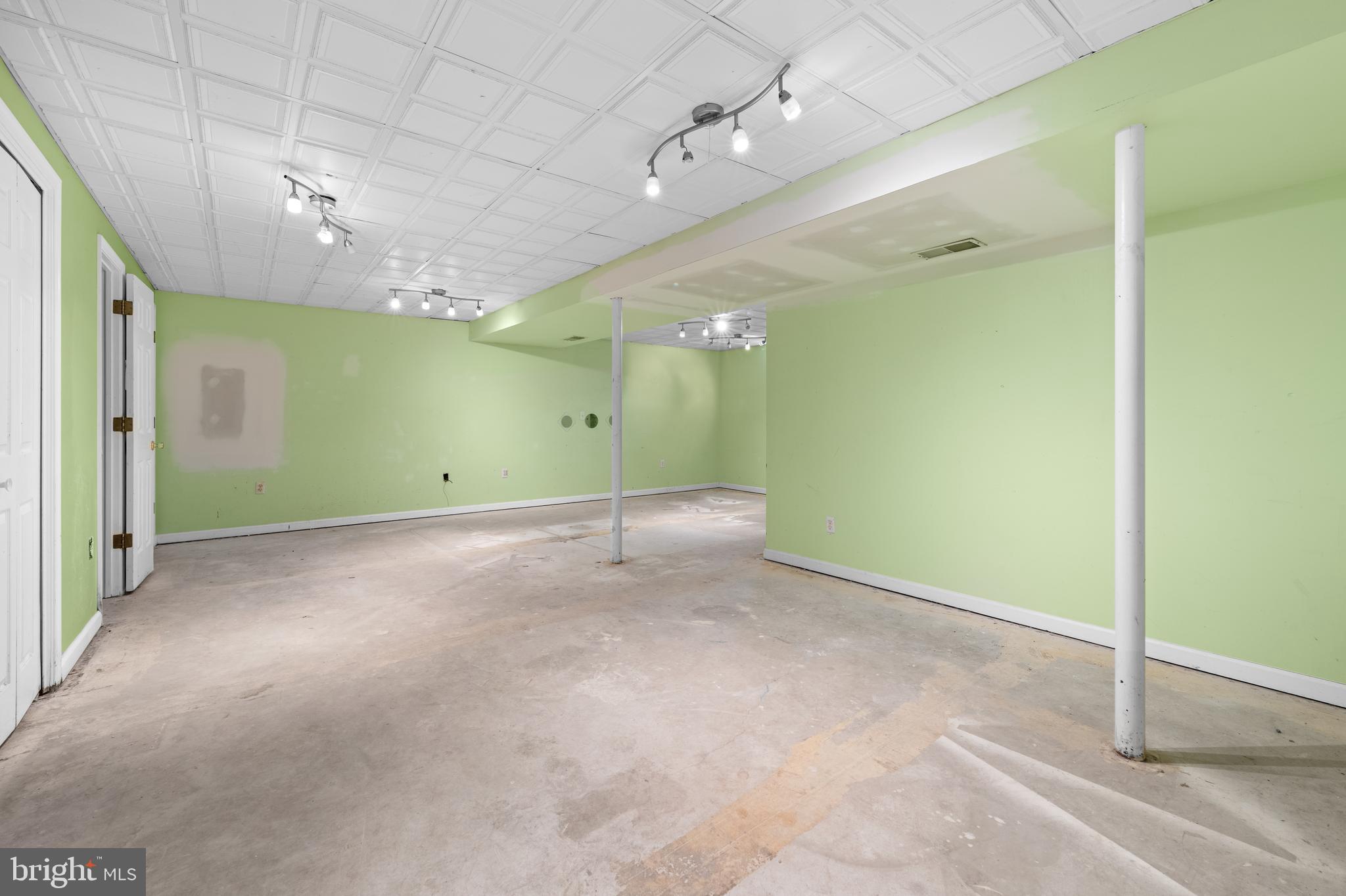 FARMINGTON HILLS - Residential