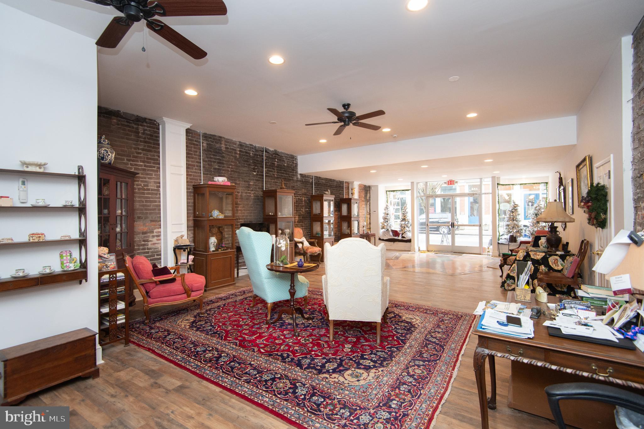 RACE STREET - Commercial Lease