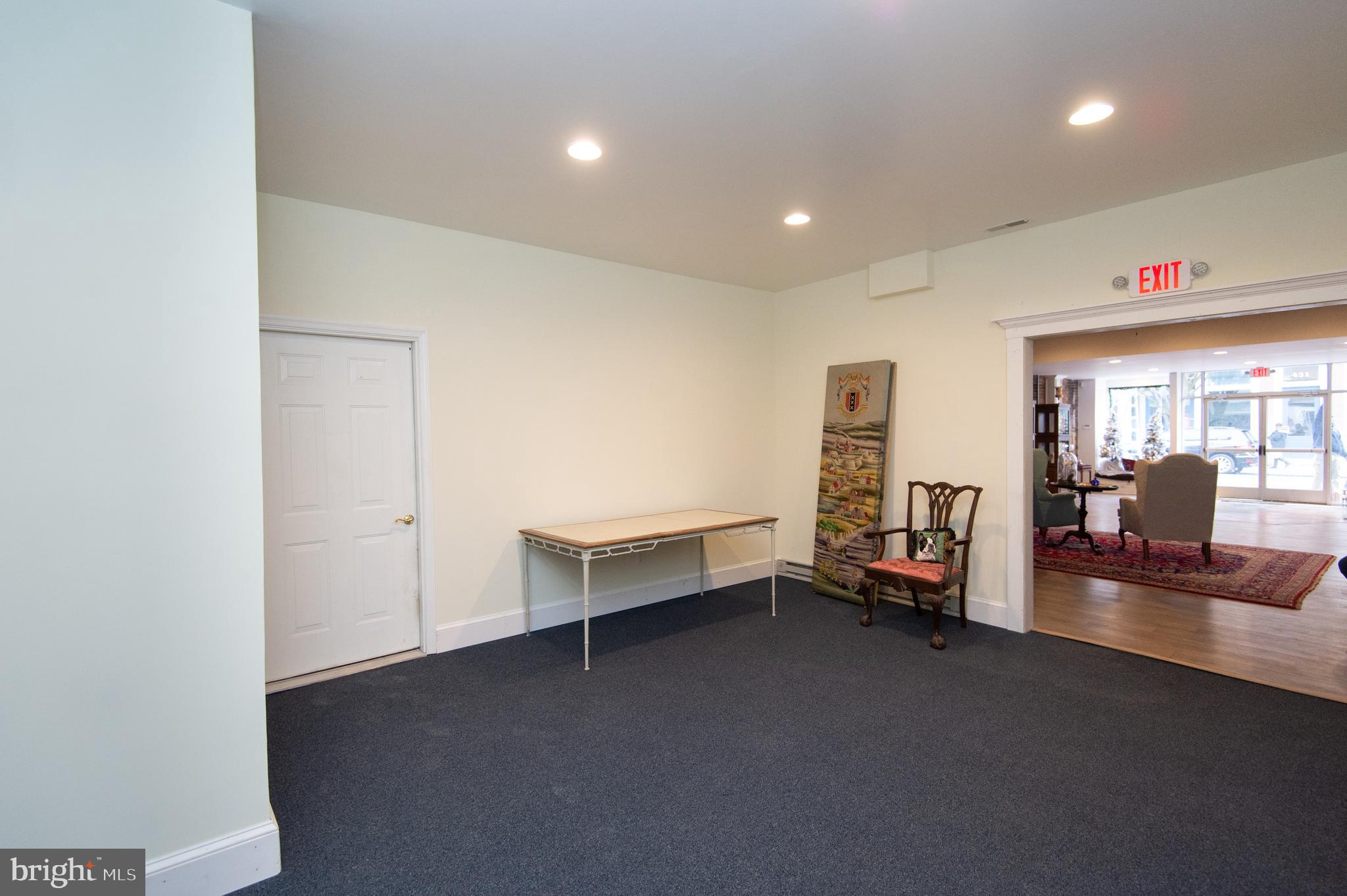 RACE STREET - Commercial Lease