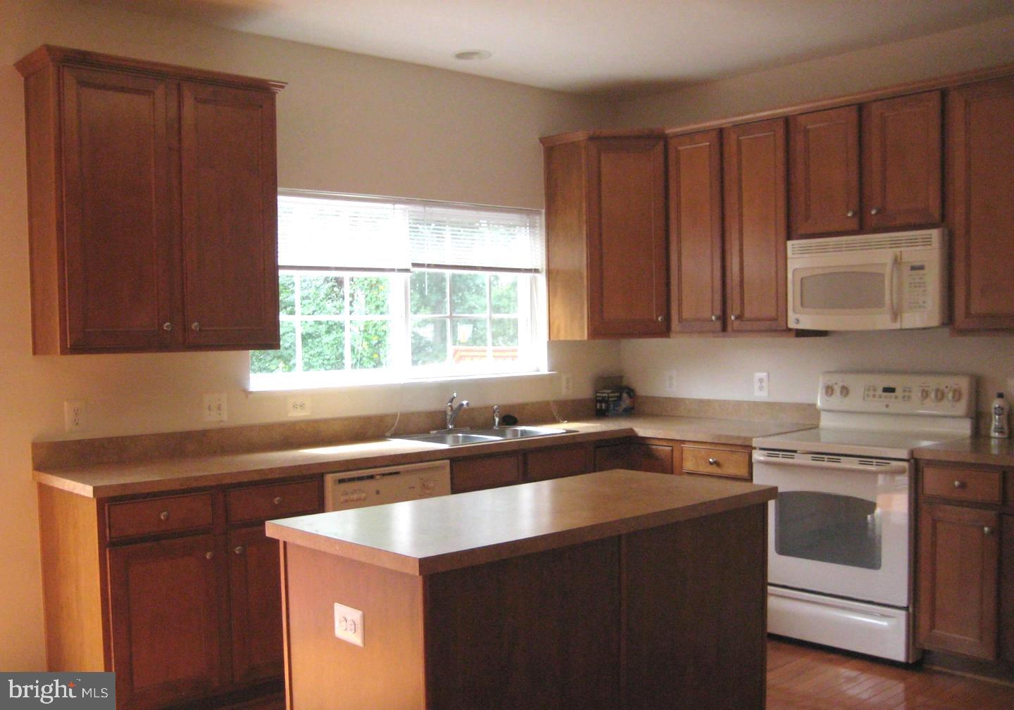 KATIES GROVE - Residential Lease