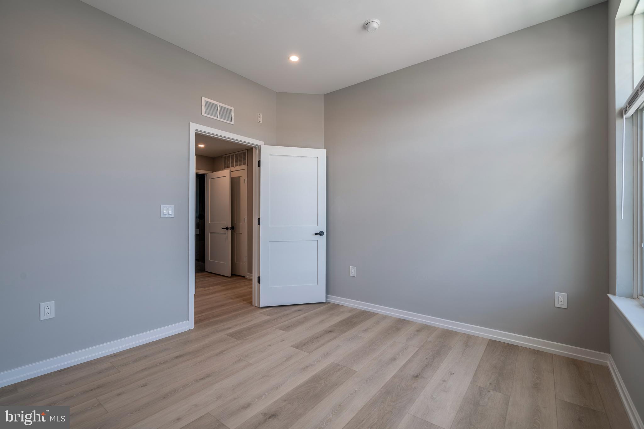 GRADUATE HOSPITAL - Residential Lease