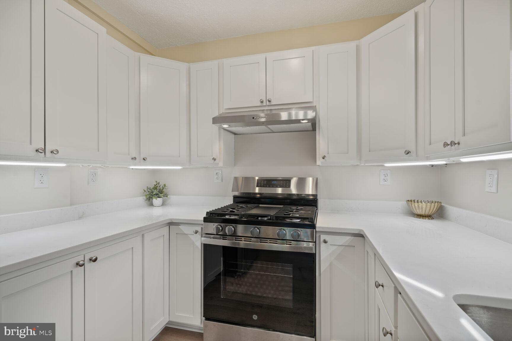 HYDE PARK - Residential