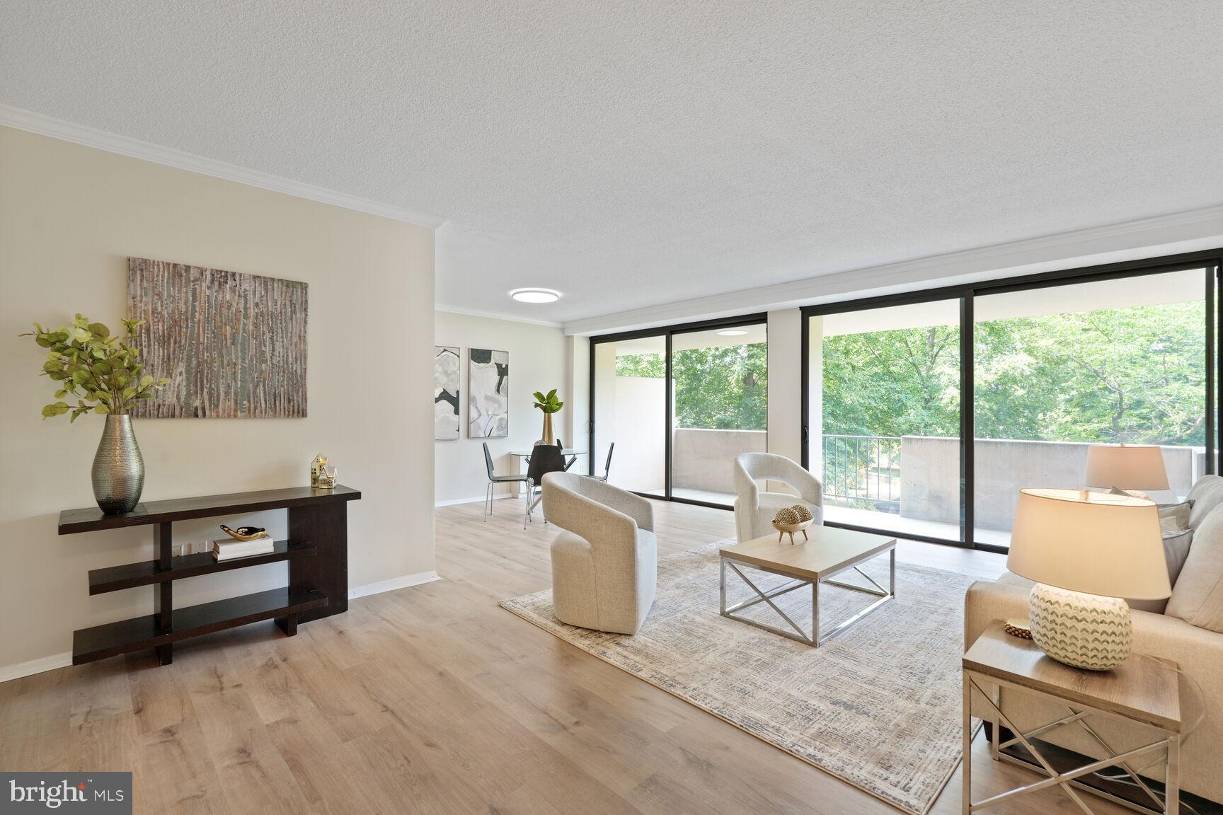 HYDE PARK - Residential