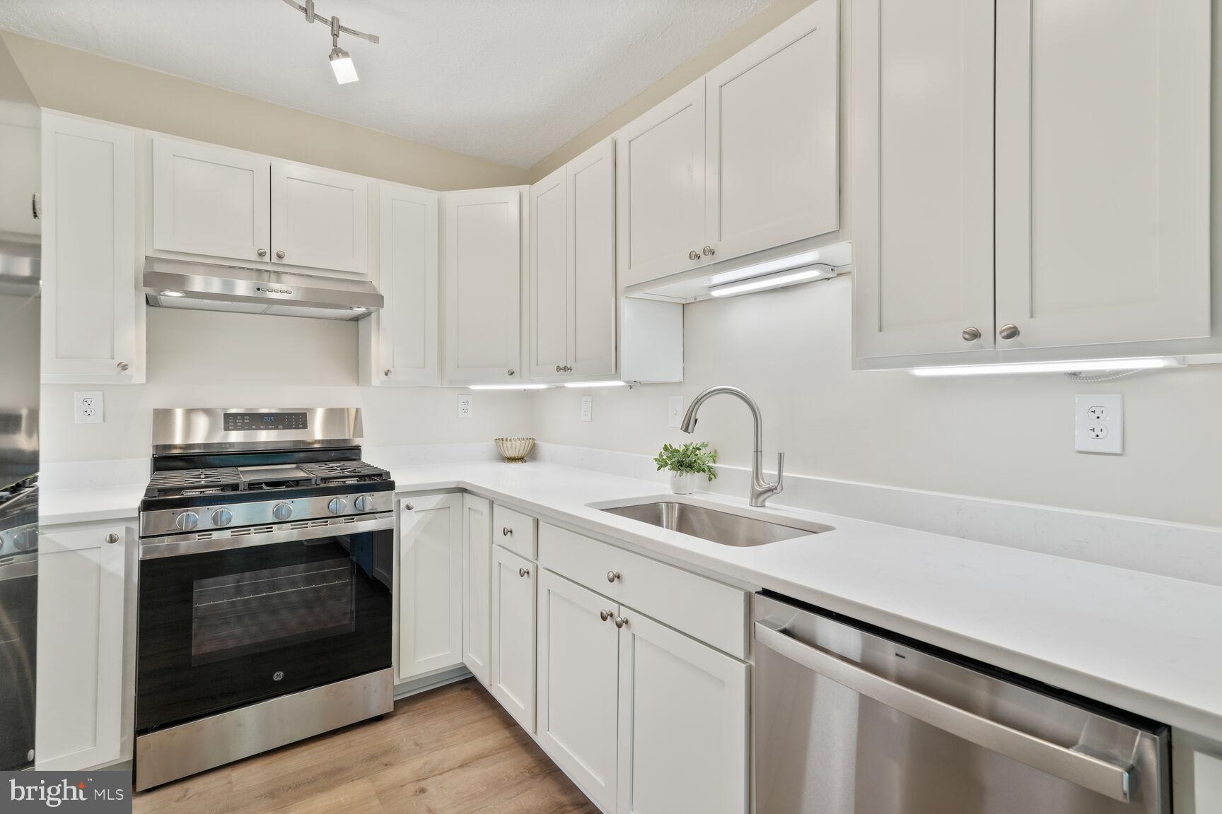 HYDE PARK - Residential