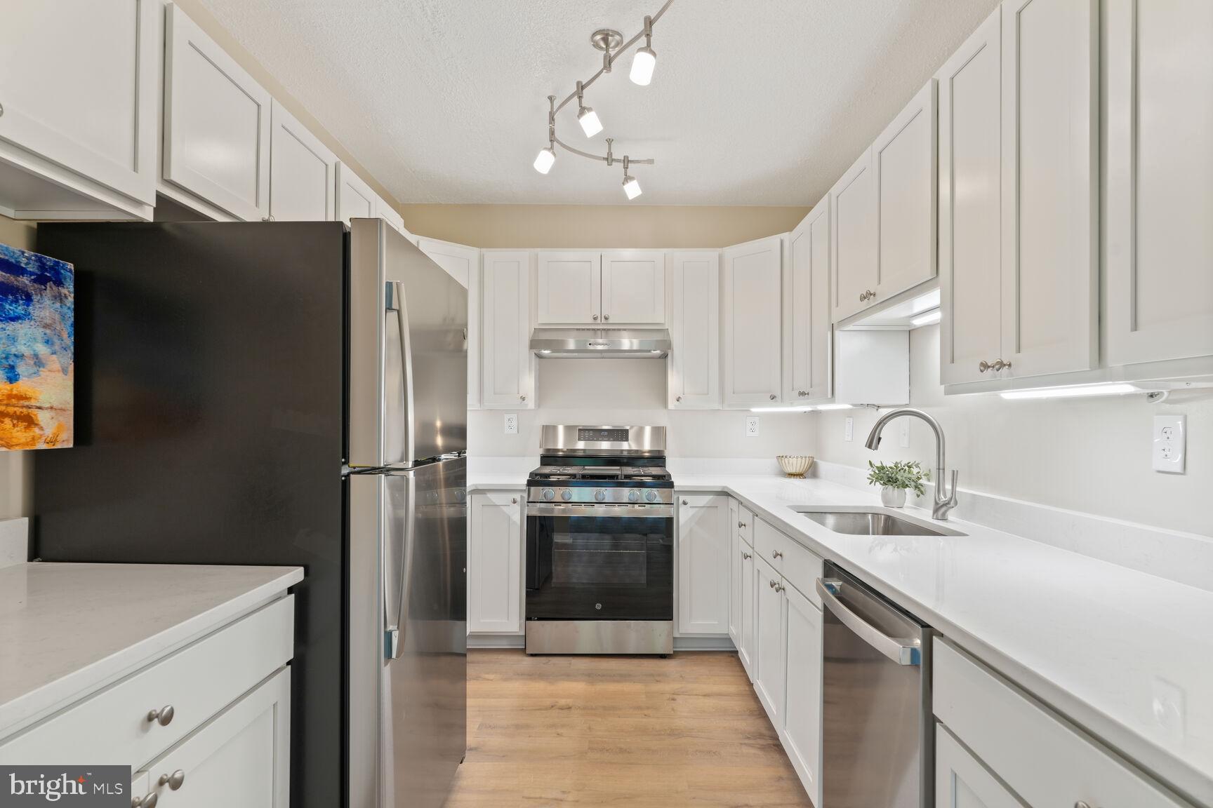 HYDE PARK - Residential