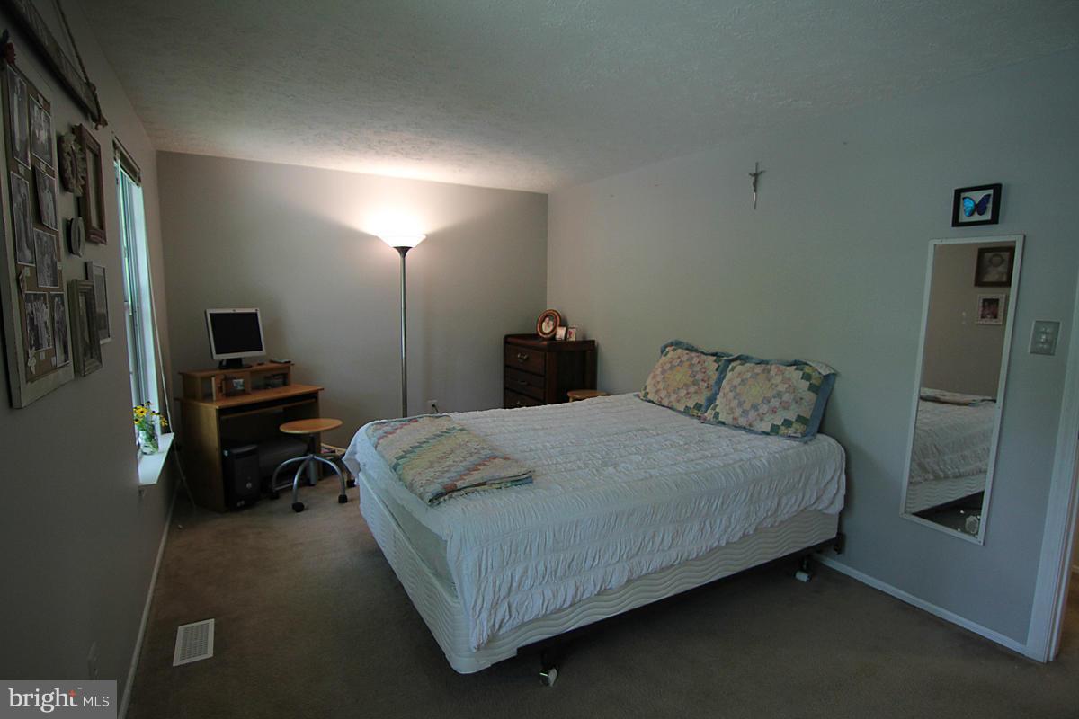 WHISPERING WOODS - Residential