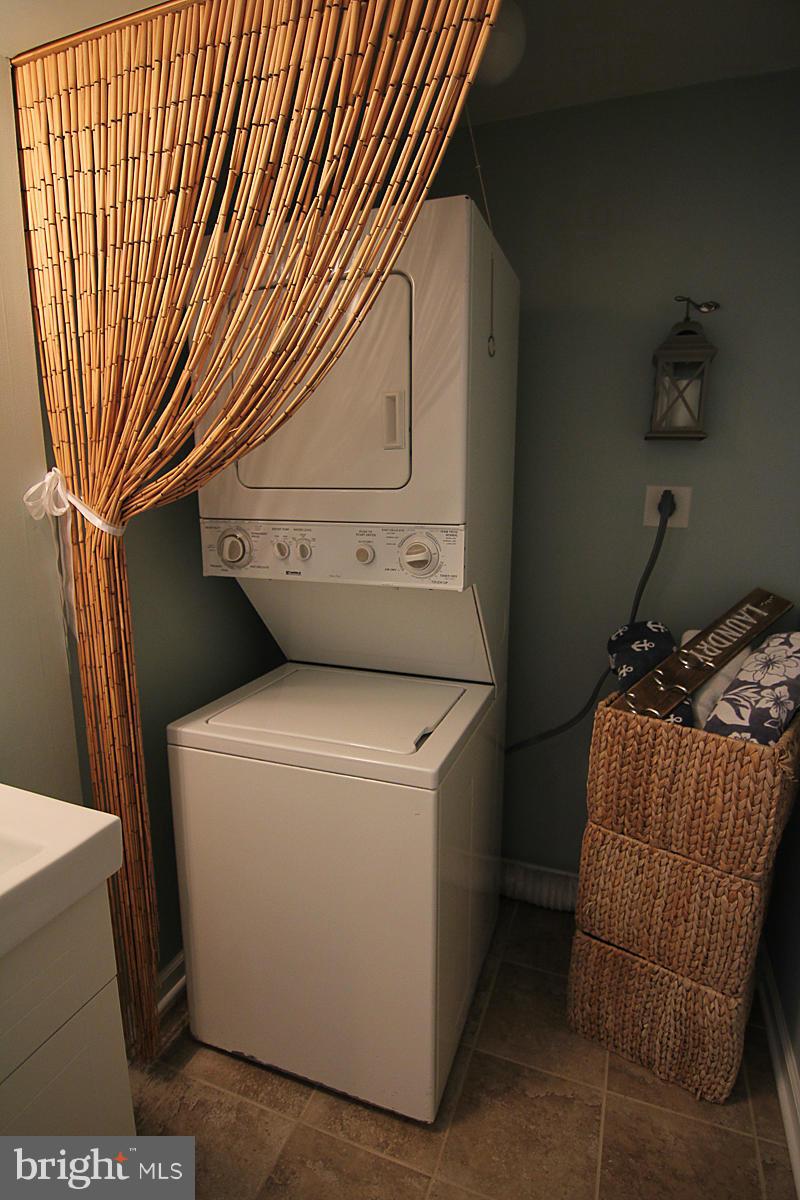 WHISPERING WOODS - Residential