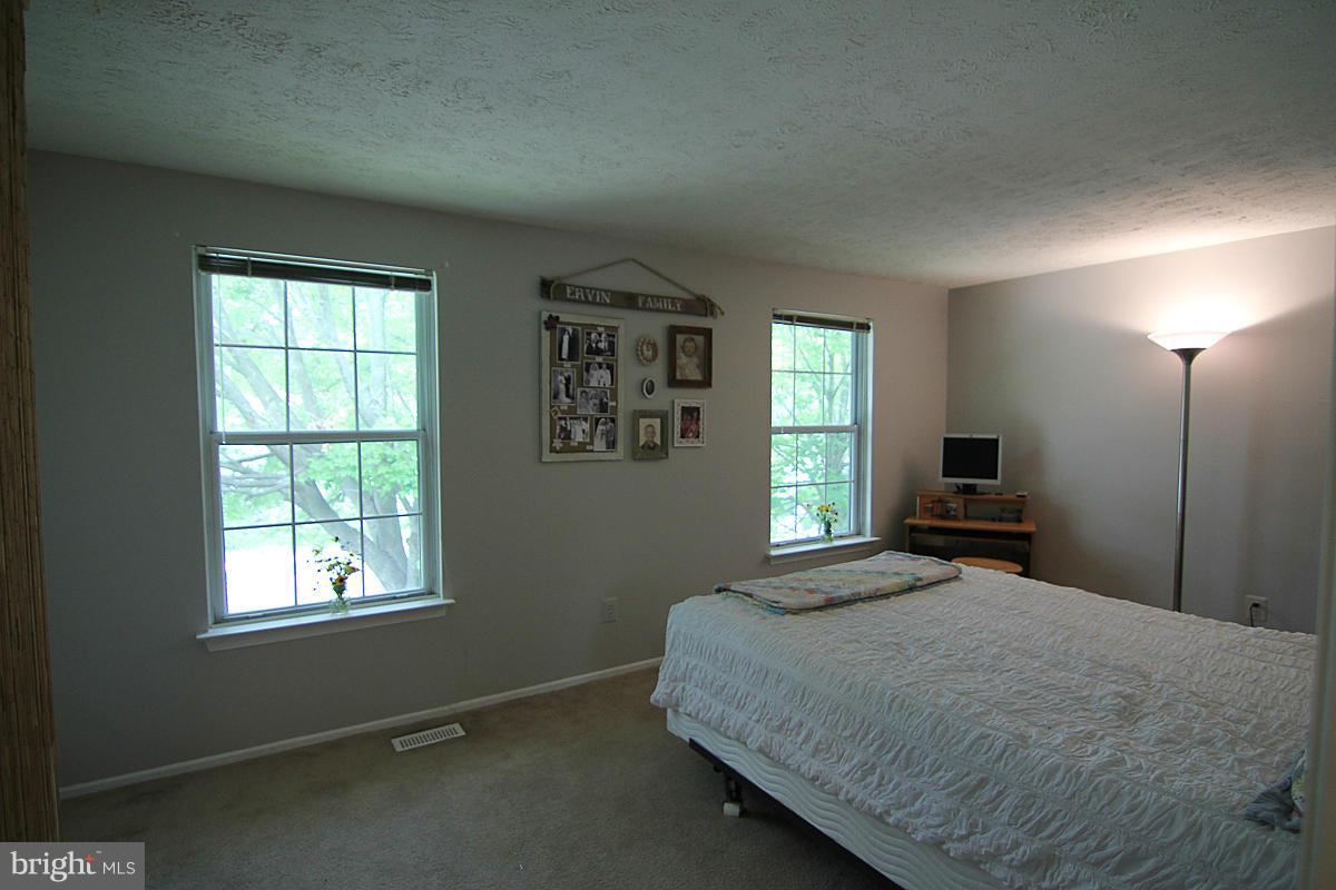 WHISPERING WOODS - Residential