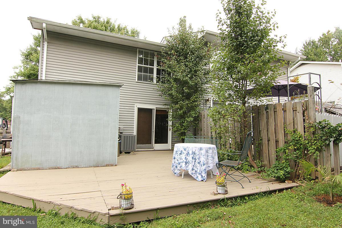 WHISPERING WOODS - Residential