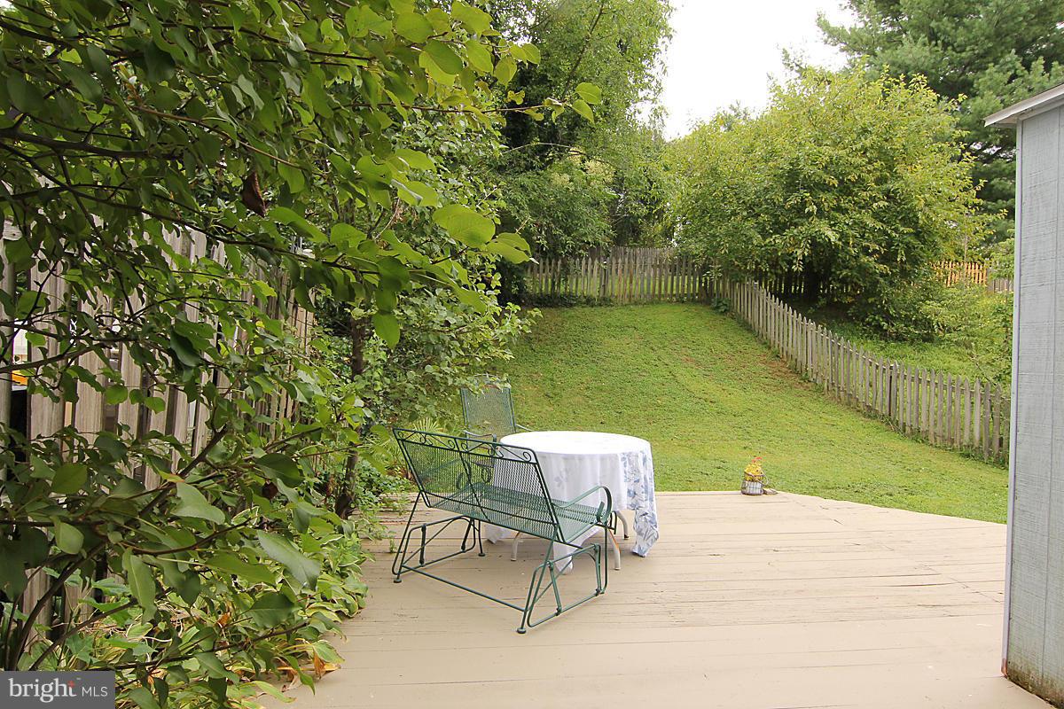 WHISPERING WOODS - Residential