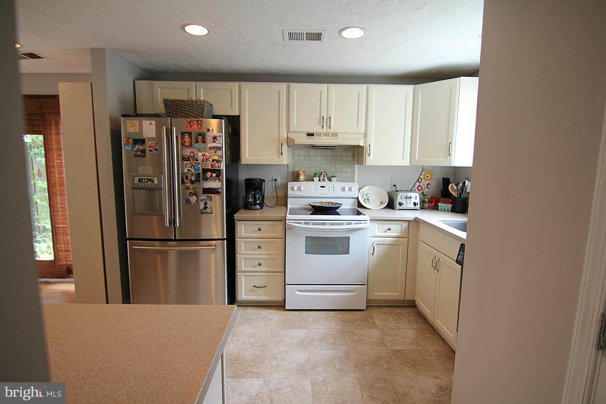 WHISPERING WOODS - Residential