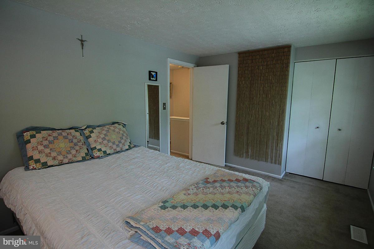 WHISPERING WOODS - Residential