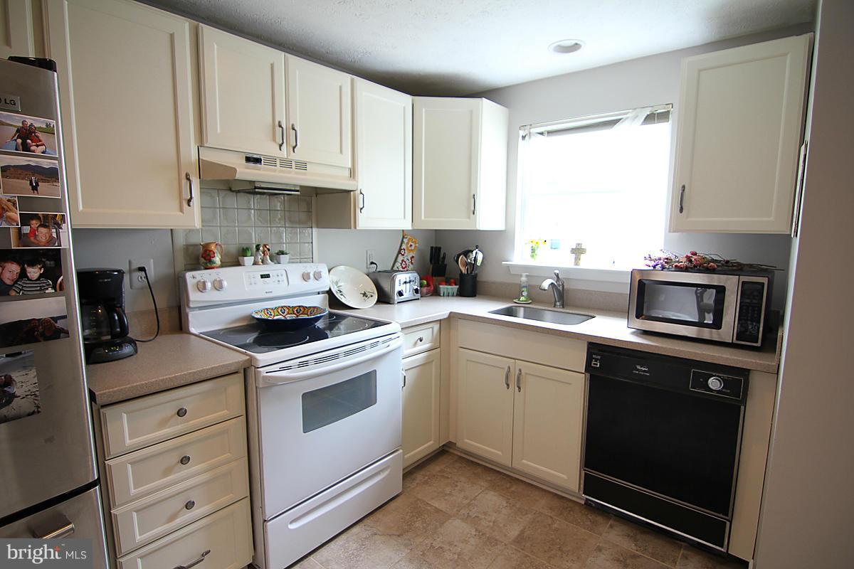 WHISPERING WOODS - Residential