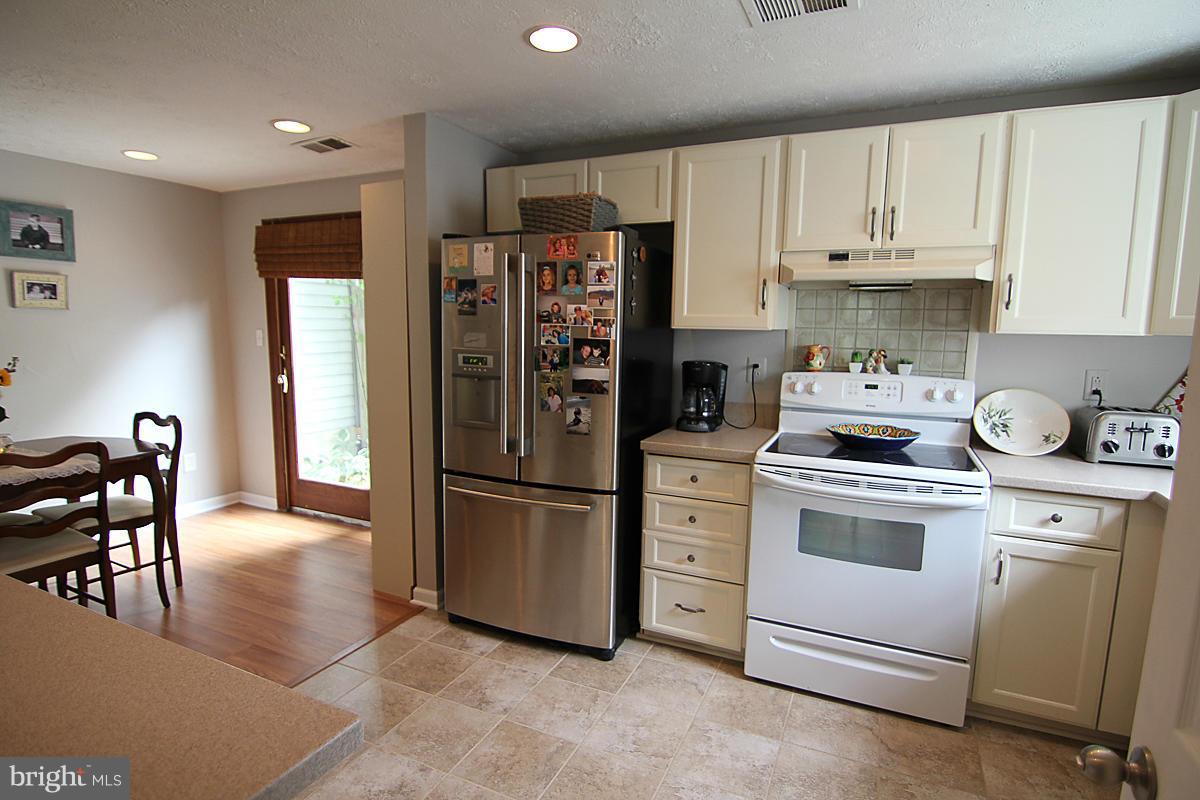 WHISPERING WOODS - Residential