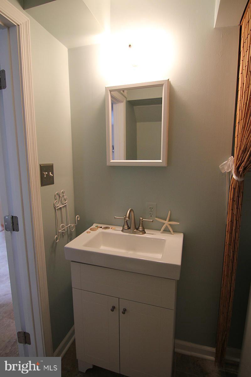 WHISPERING WOODS - Residential