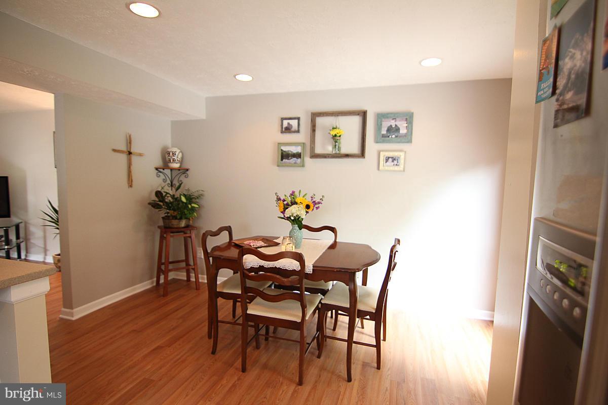 WHISPERING WOODS - Residential