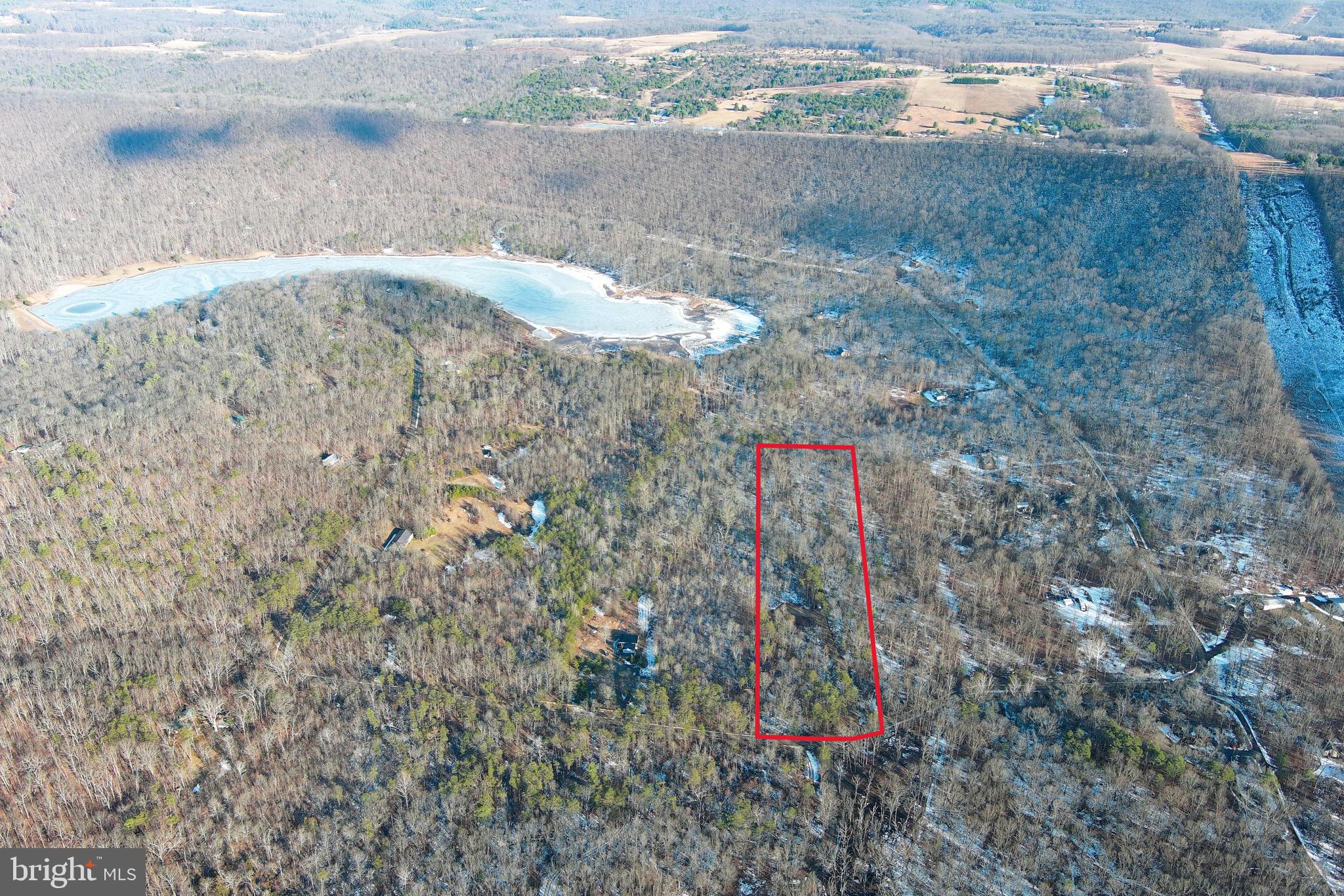 LAKE FERNDALE - Land