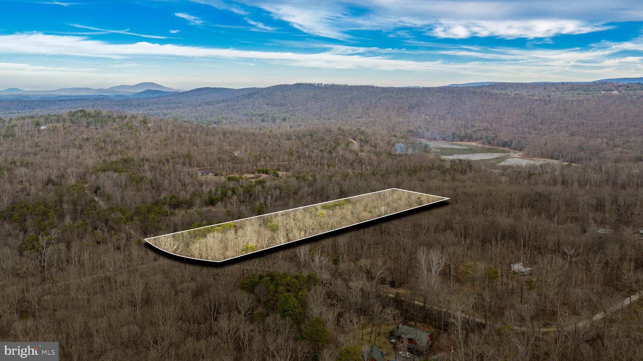 LAKE FERNDALE - Land