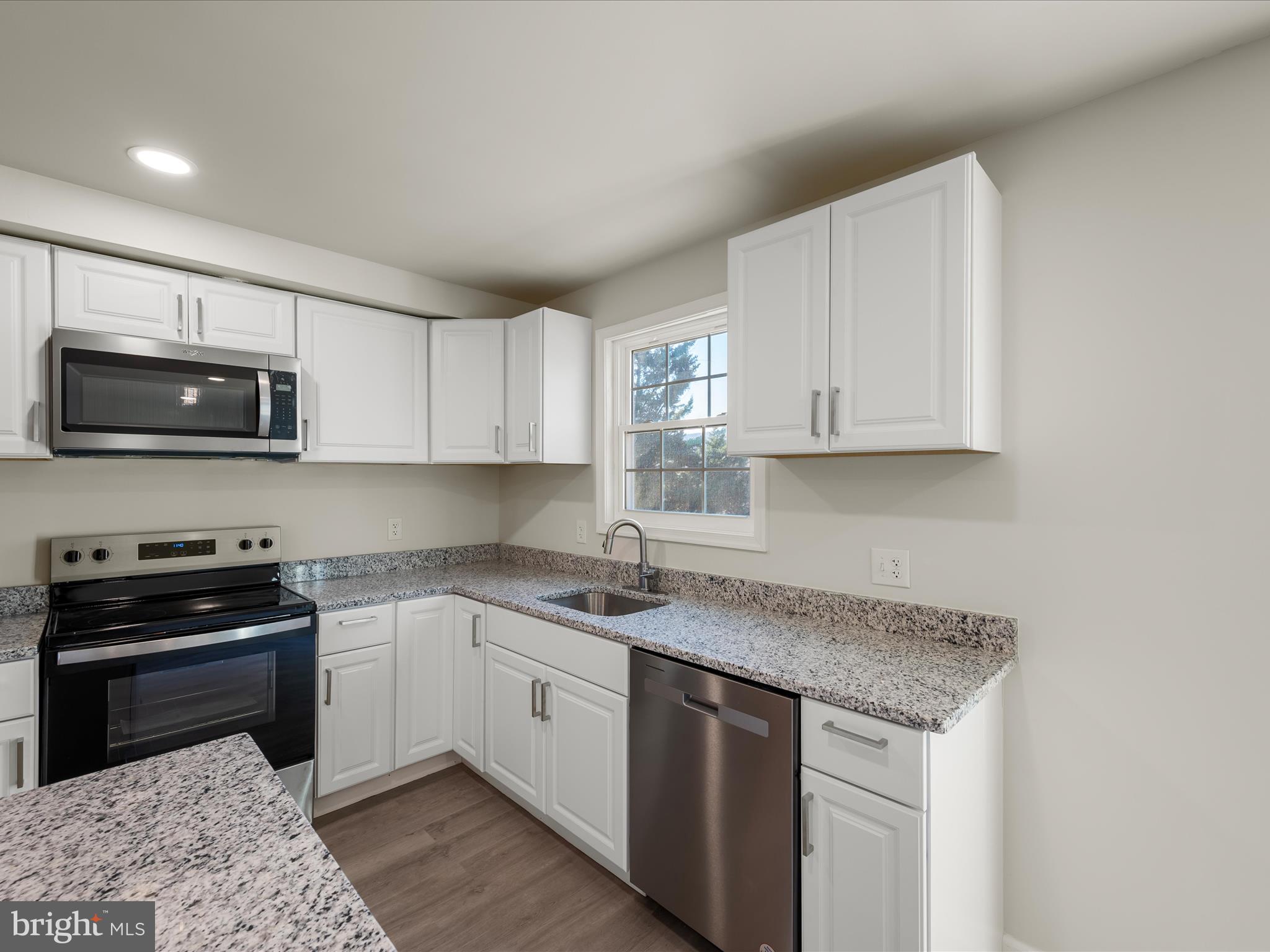 APPLE MT LAKE - Residential