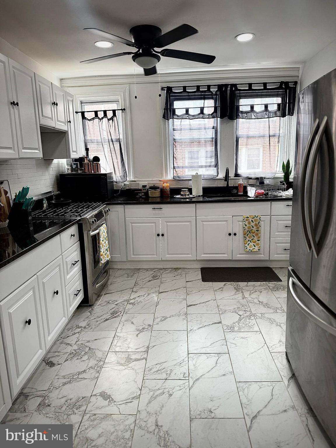 OXFORD CIRCLE - Residential