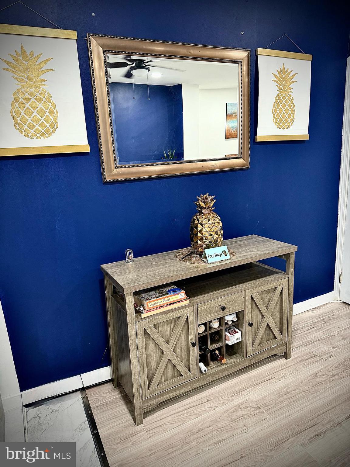 OXFORD CIRCLE - Residential